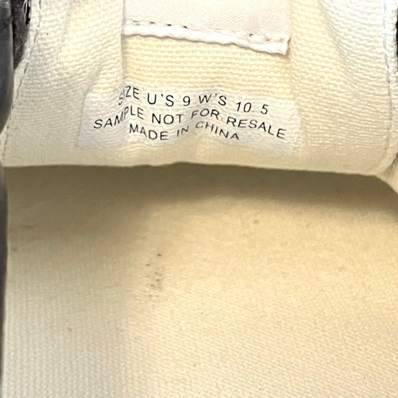 Vans: Black Shoes - Picture 6 of 6